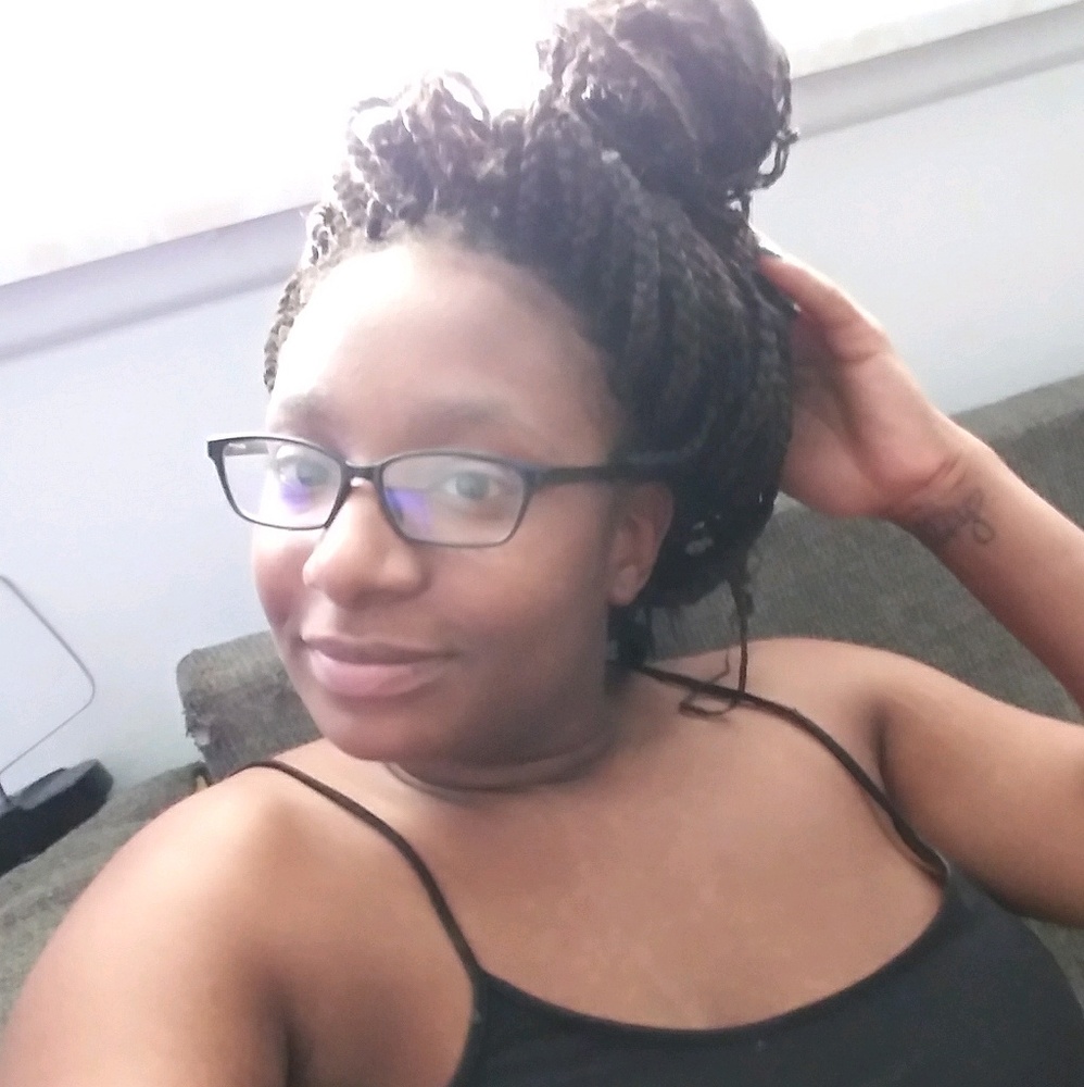 Meet your Posher, Naima